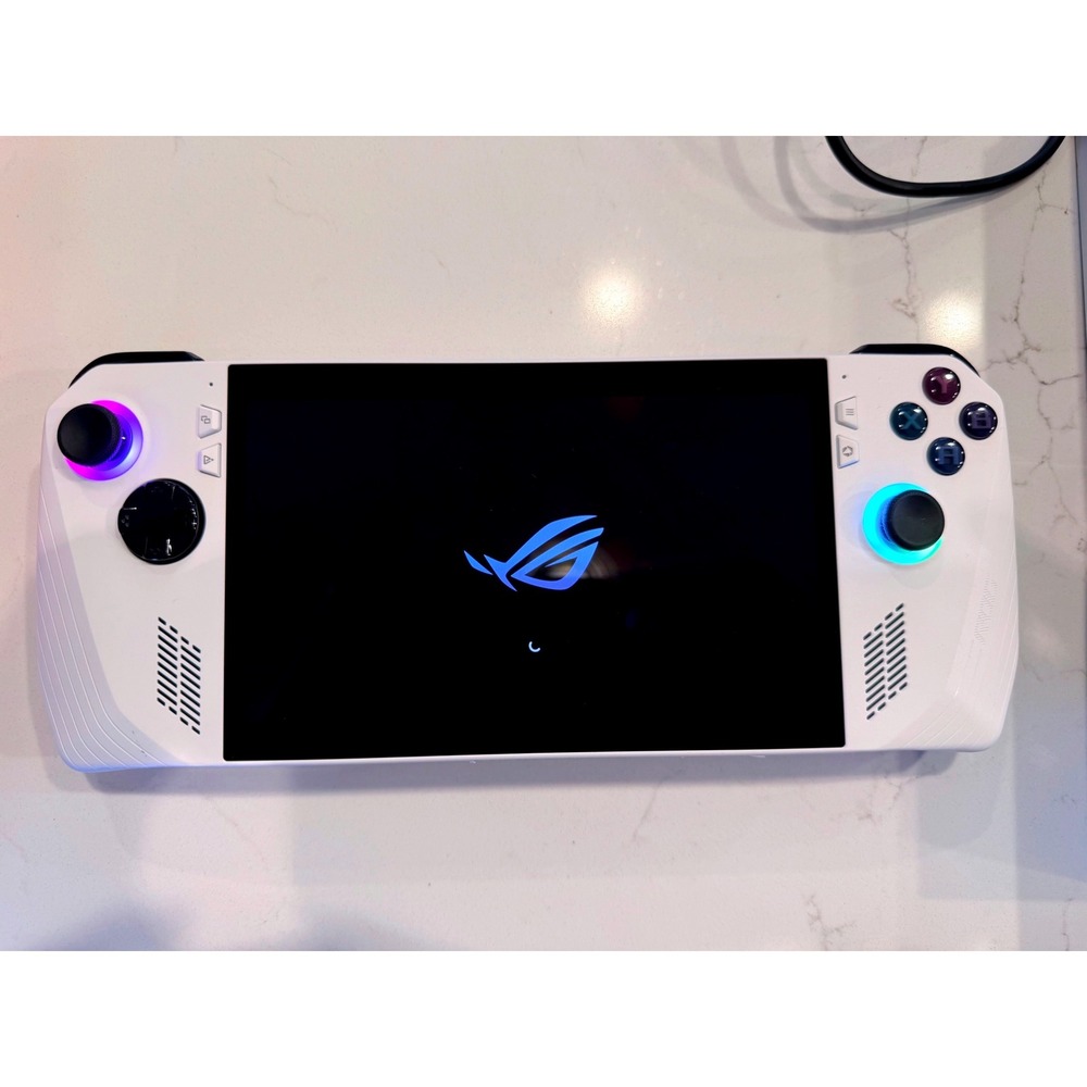 ASUS ROG Ally RC71L Handheld Gaming Console White AMD Ryzen Z1 16GB RAM 1TB SSD